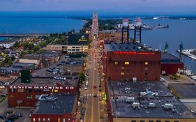 Suites Waterfront Plaza Duluth