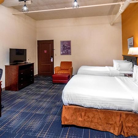 The Suites Hotel At Waterfront Plaza Duluth Exterior photo