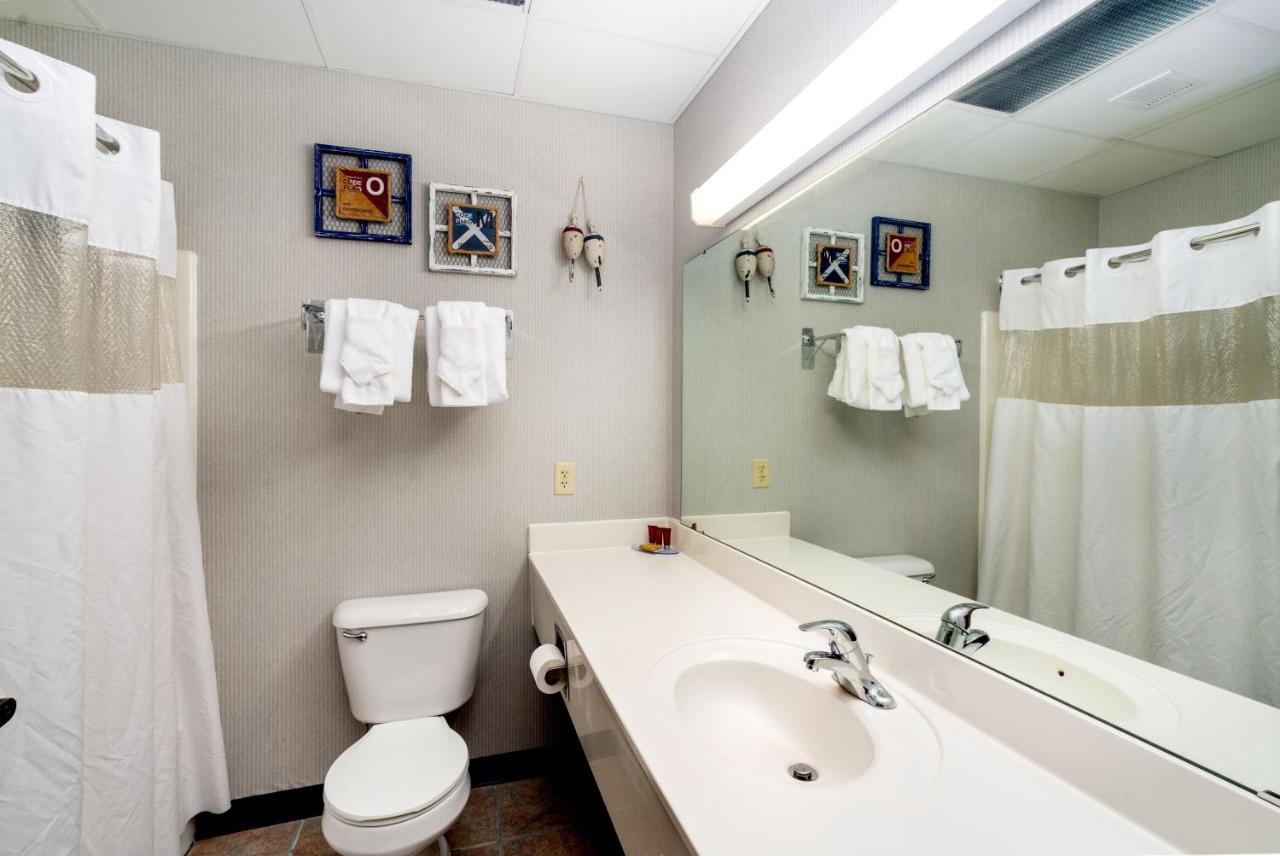 The Suites Hotel At Waterfront Plaza Duluth Exterior photo