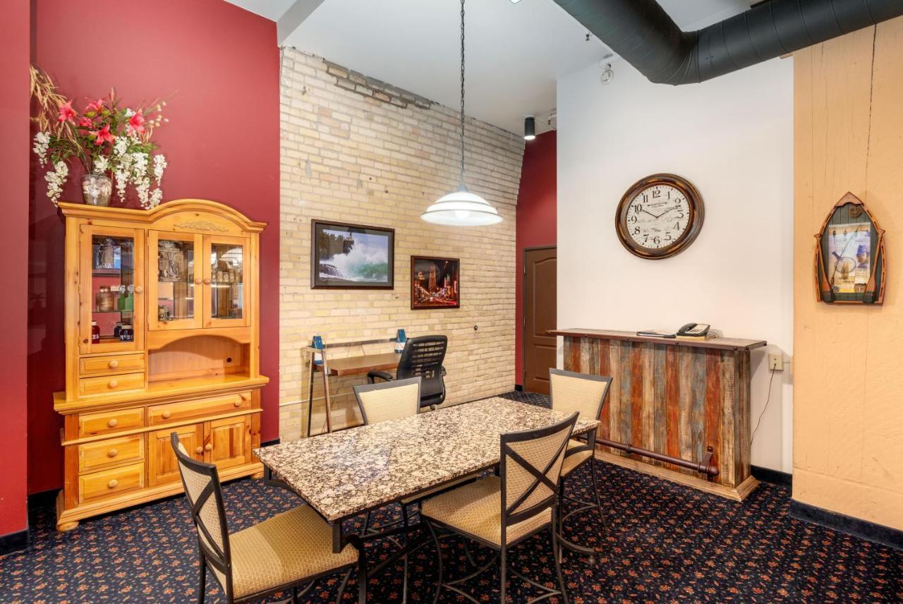 The Suites Hotel At Waterfront Plaza Duluth Exterior photo