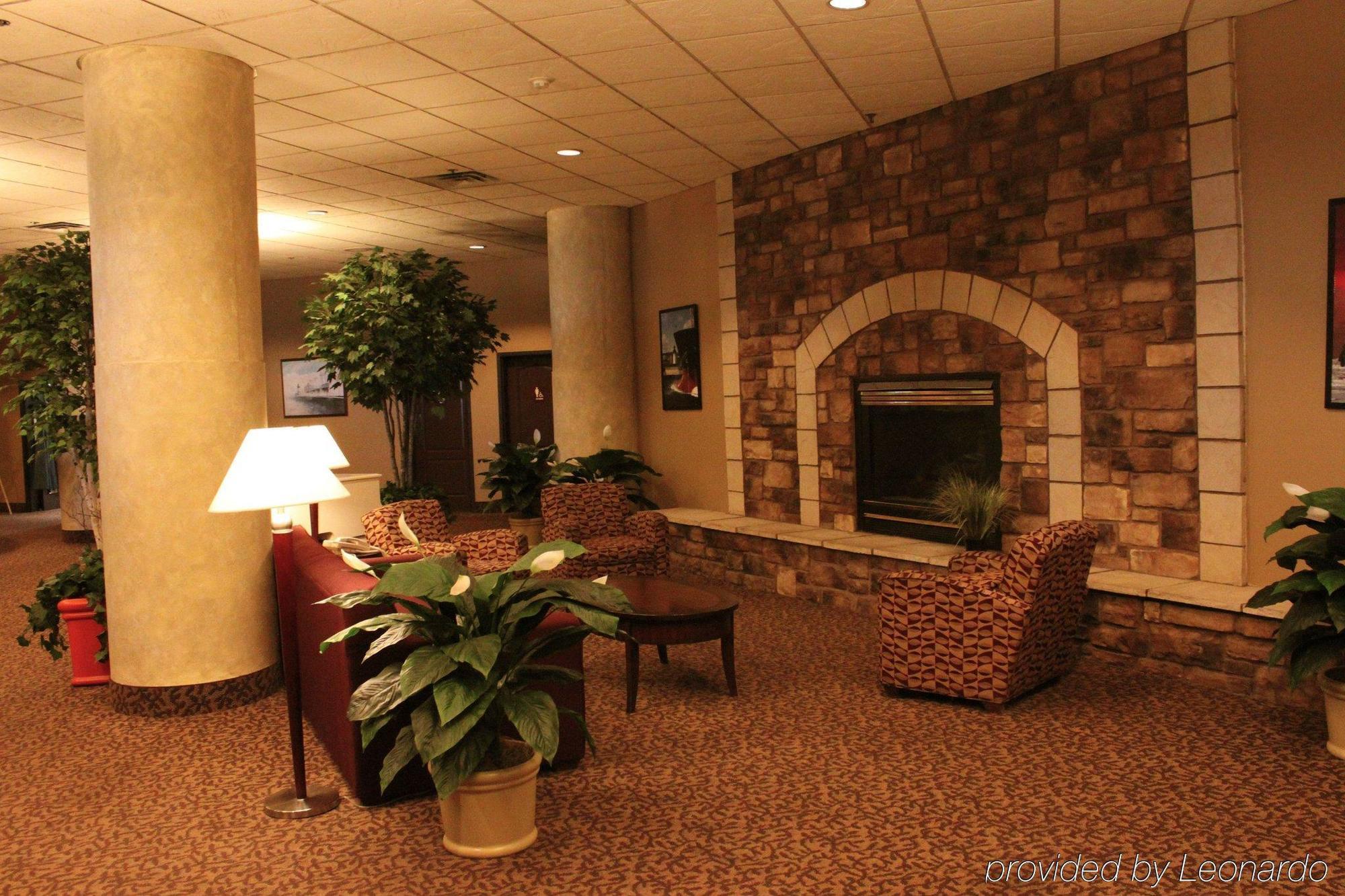 The Suites Hotel At Waterfront Plaza Duluth Interior photo