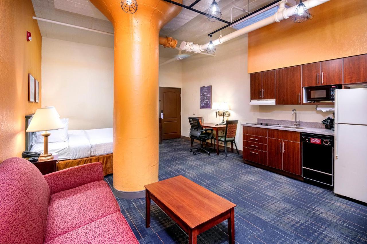 The Suites Hotel At Waterfront Plaza Duluth Exterior photo