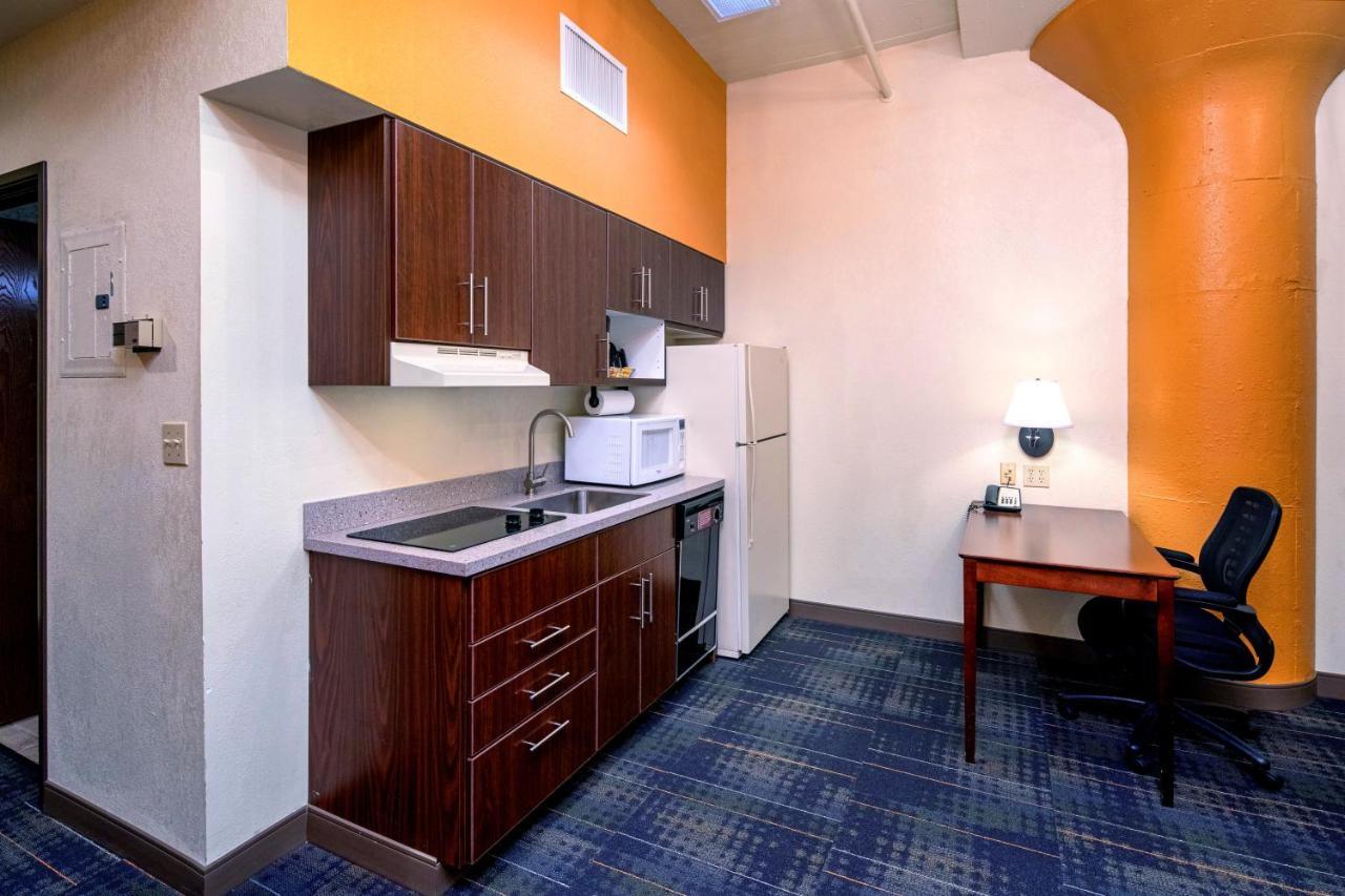 The Suites Hotel At Waterfront Plaza Duluth Exterior photo