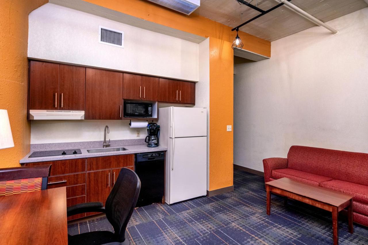 The Suites Hotel At Waterfront Plaza Duluth Exterior photo